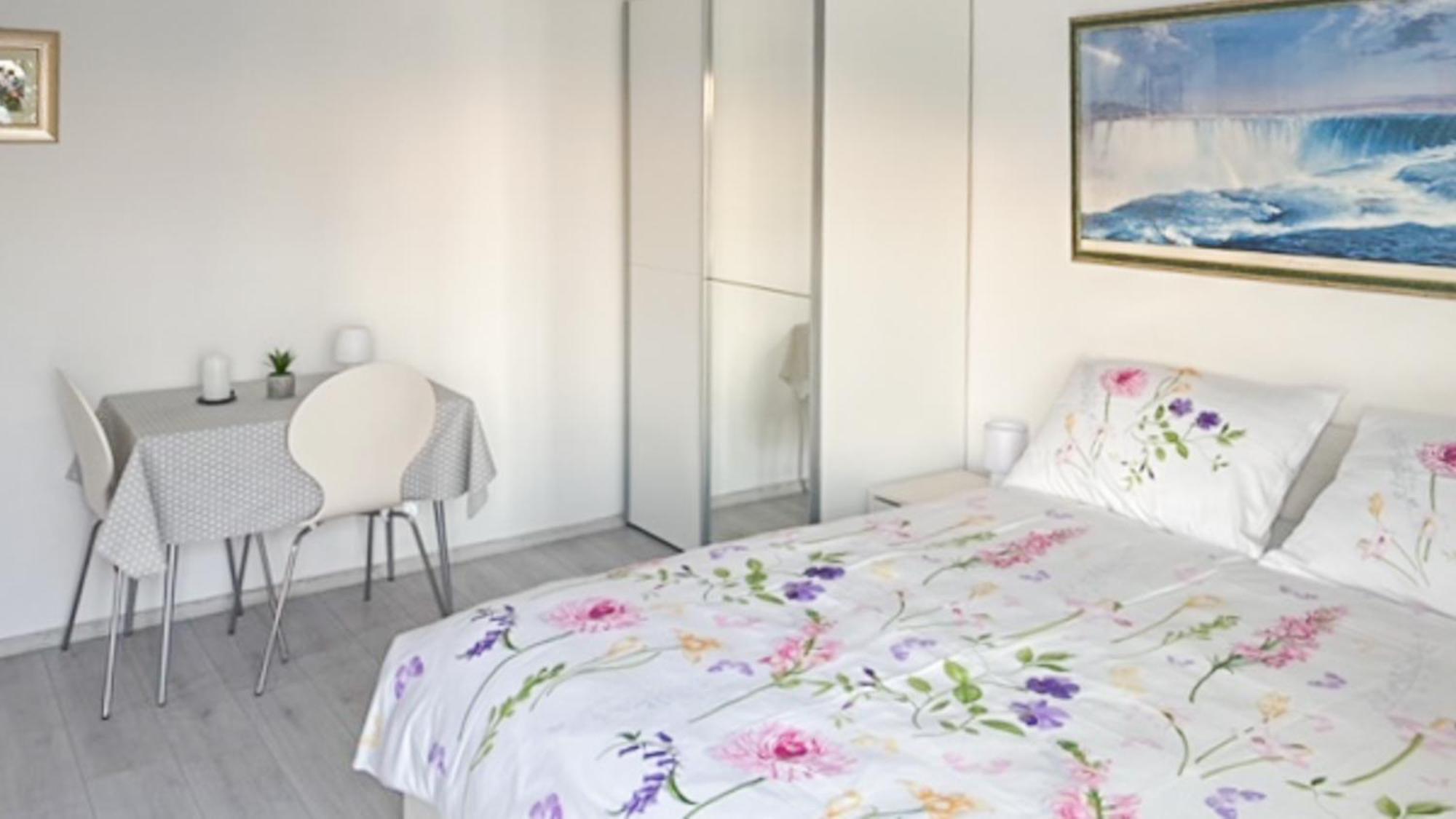 Apartments Zorka Leko Оміш Екстер'єр фото