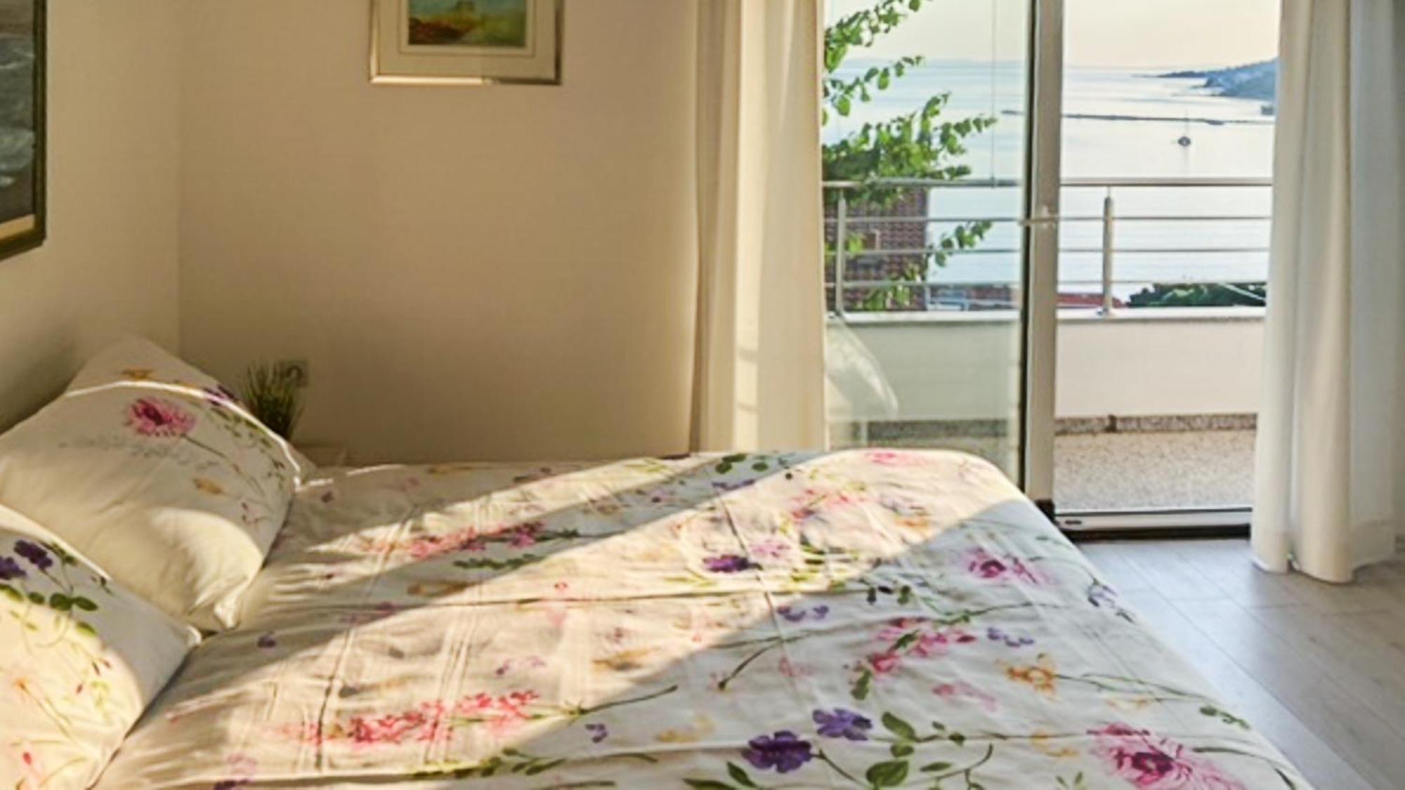 Apartments Zorka Leko Оміш Екстер'єр фото