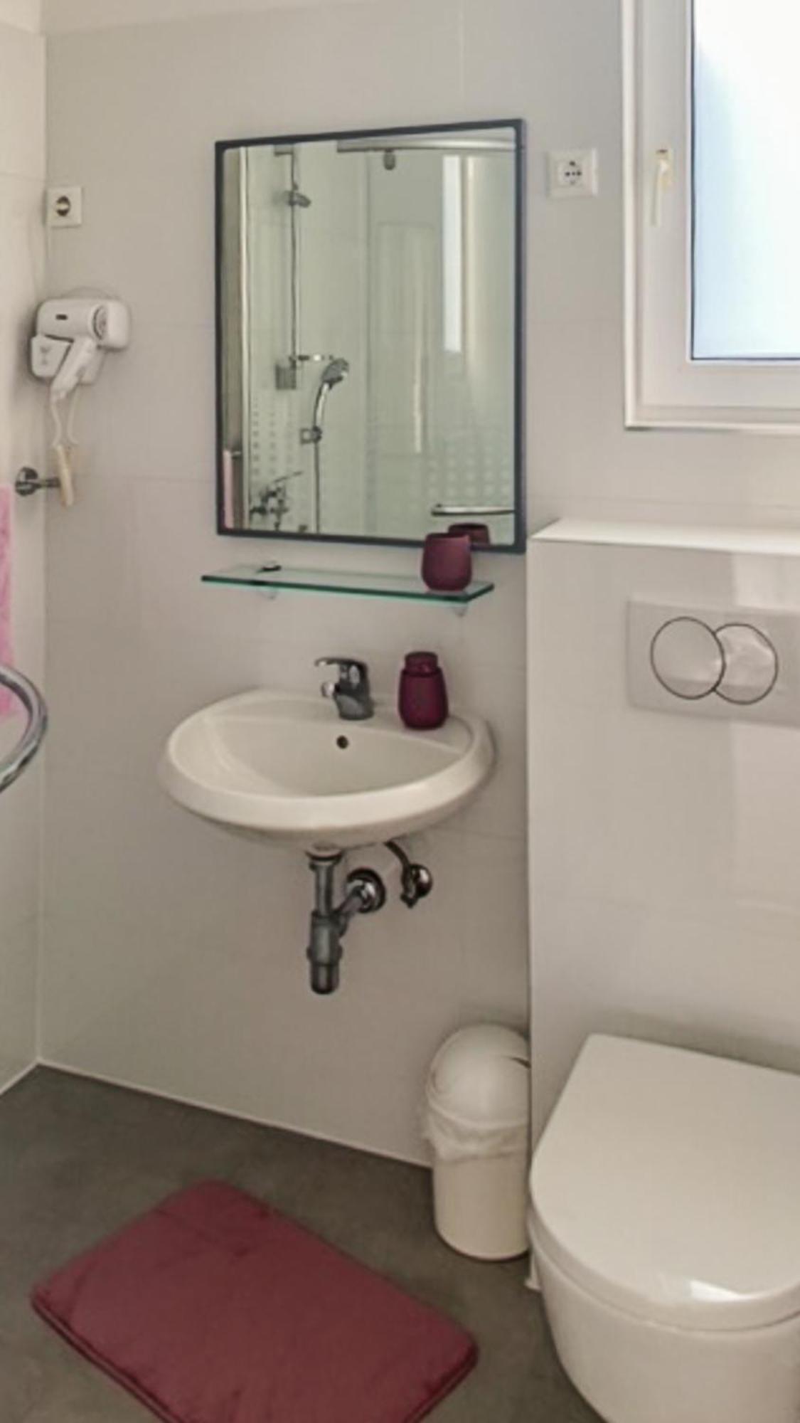 Apartments Zorka Leko Оміш Екстер'єр фото